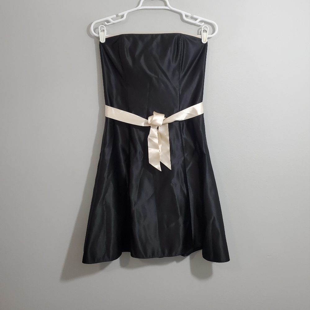 Jessica McClintock Gunne Sax Strapless Cocktail Dress